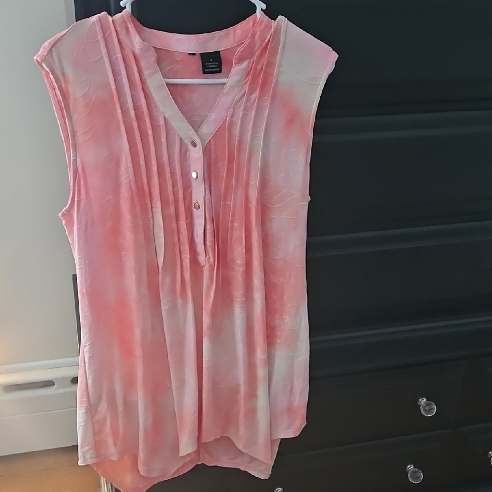 Sleeveless Pink And White Flowy Top Large